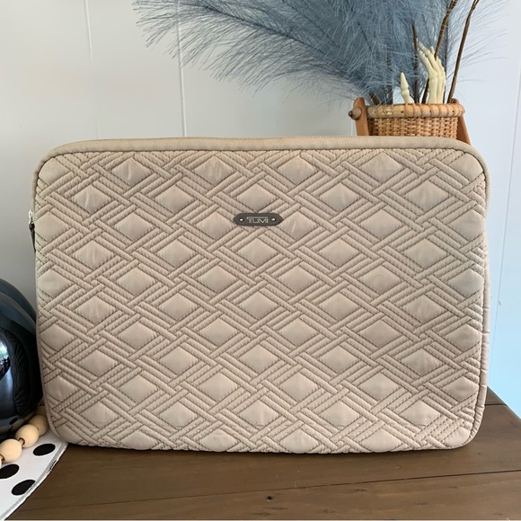 Tumi Handbags - Tumi Beige Quilted Laptop Sleeve Case Zippered Pouch Tan MacBook Pro Holder